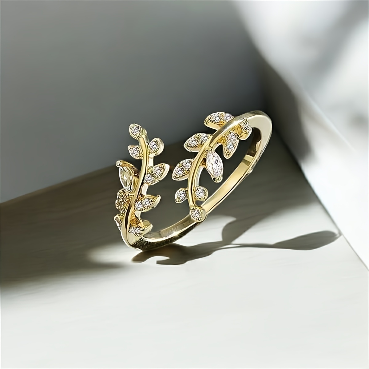 Adjustable Women's Ring 18K Plated Floral Jewelry for Weddings